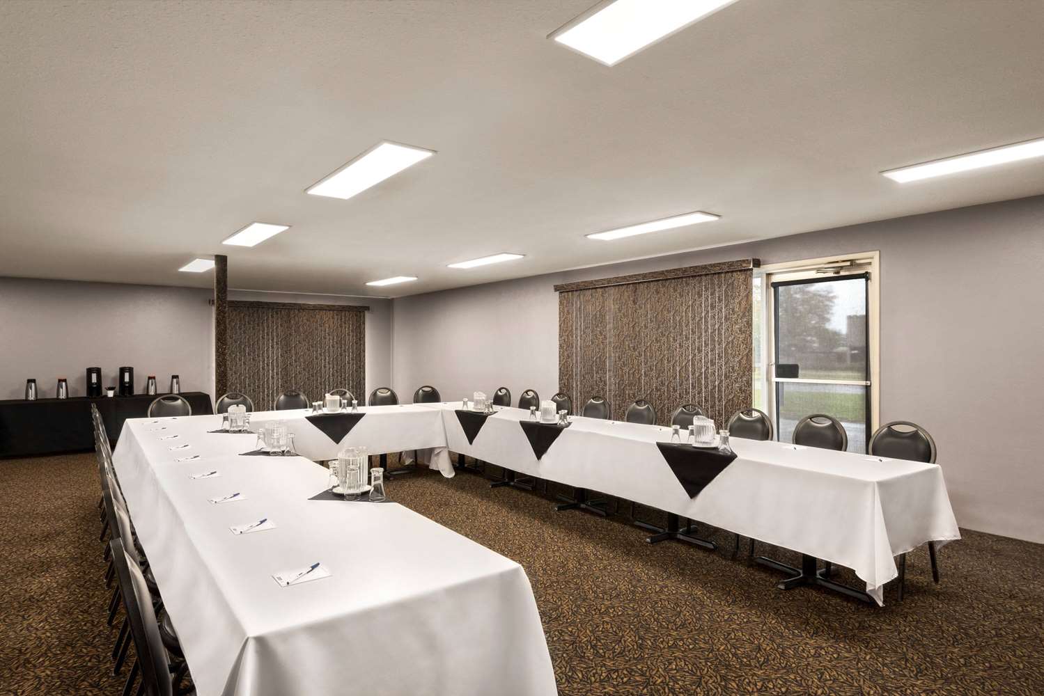 Travelodge By Wyndham Brandon 10/25