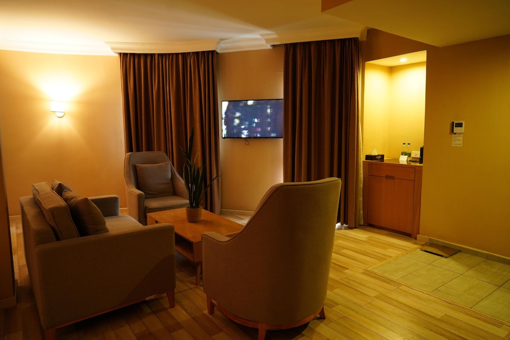 Mado Hotel 55/66