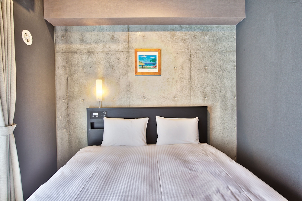 Naha-West Inn 30/72