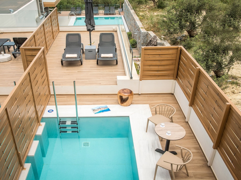 Casa Blu Boutique 48/64