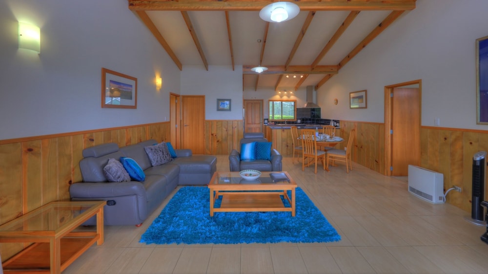 Endeavour Lodge 10/22