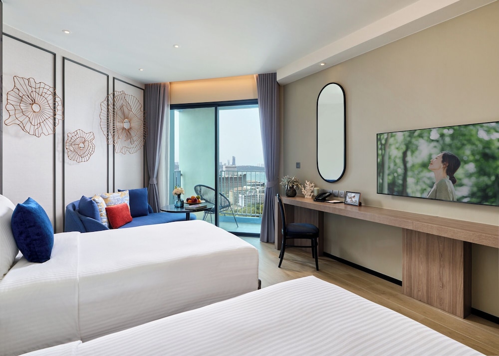 SUPERIOR, TWIN BEDS, SEA VIEW