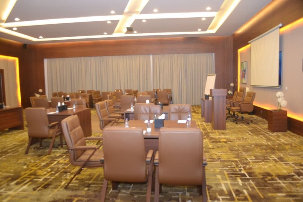 فندق مشارف المدن للأجنحة الفندقية(Msharef Al Moden Suites) 49/55