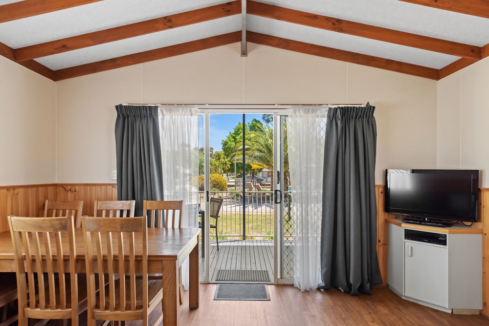 DISCOVERY PARKS - MOAMA WEST 17/32