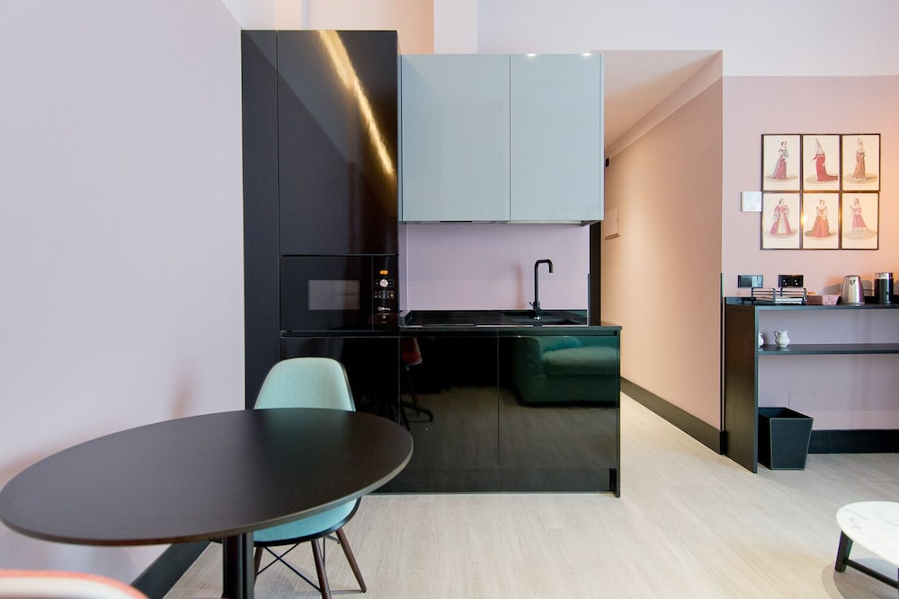Amor de Dios 17 Boutique Hotel 40/50