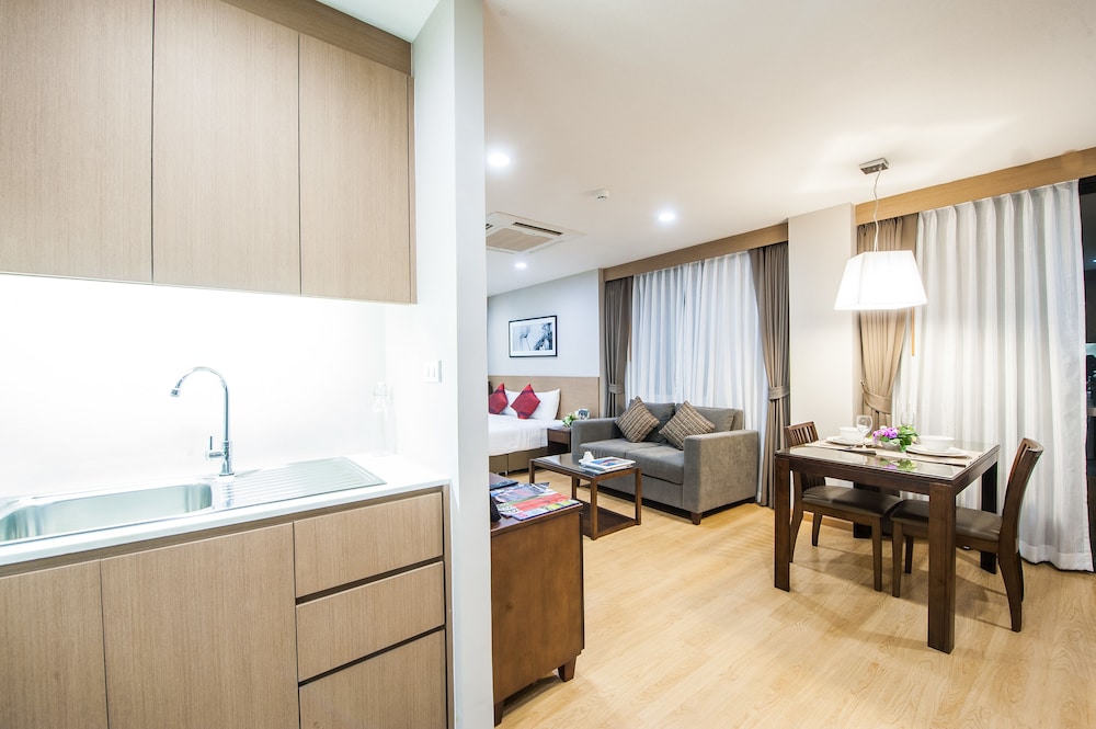 Burgundy Residence 38/43