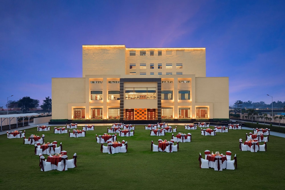 Viraj Sarovar Portico Jammu 2/48