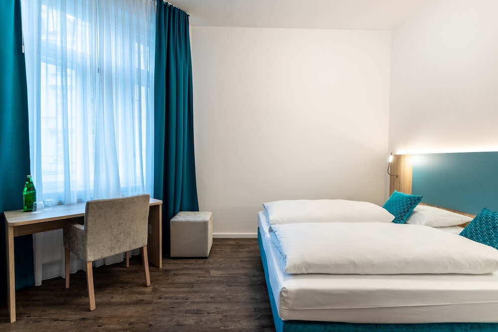 SUPERIOR, DOUBLE BED