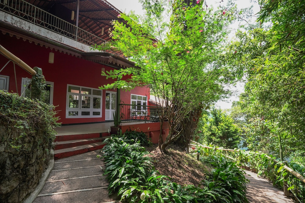 Tea Valley Resort 60/66