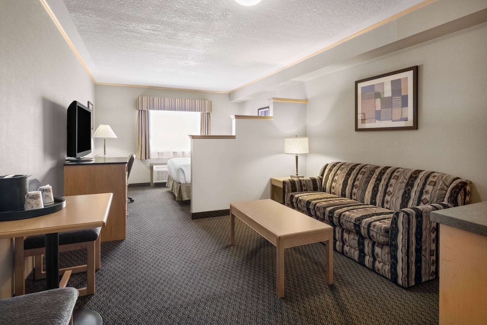 Travelodge by Wyndham Fort McMurray 30/49