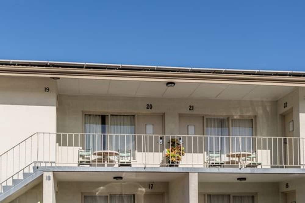 Baileys Parkside Motel by VetroBlu in PERTH