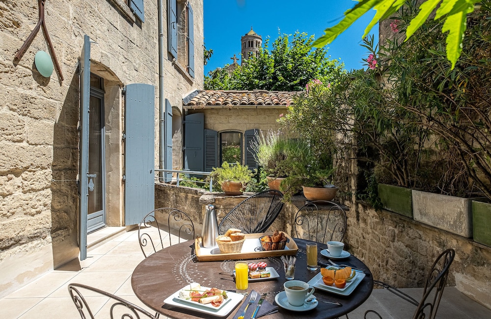 Boutique Hotel Entraigues 53/61