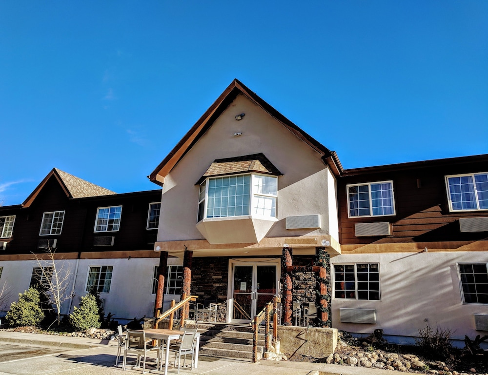 3 Peaks Lodge 3/27