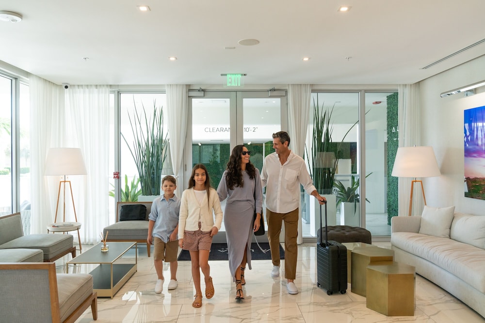 The Altair Hotel Bay Harbor Miami 35/49