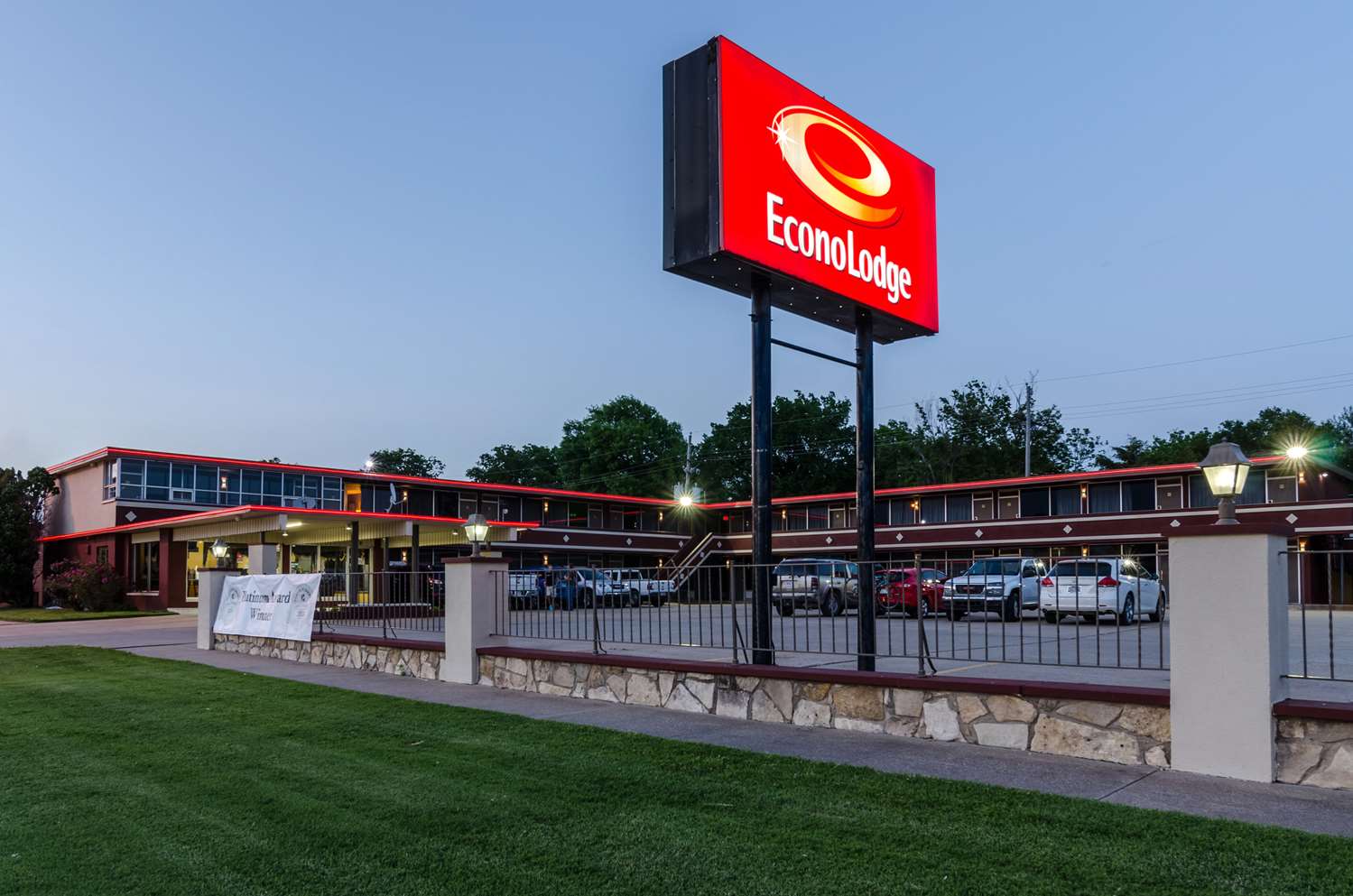 Econo Lodge Winfield 23/24