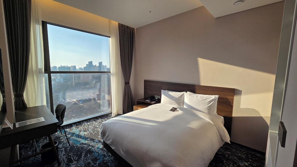 SUPERIOR, DOUBLE BED, TOP FLOOR