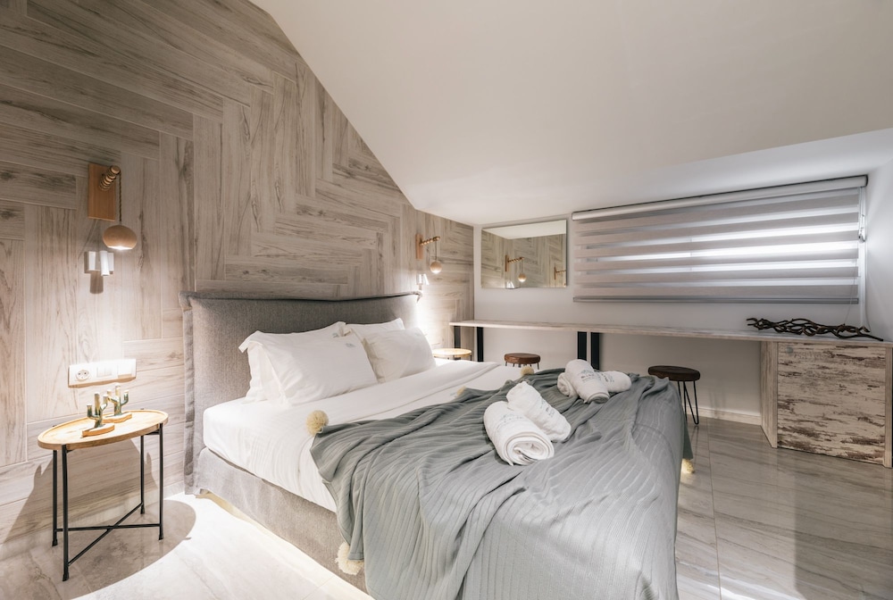 Minthi Boutique Apartments 8/50