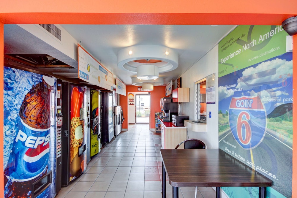 Motel6 Saint George, UT - University/Historic Downtown 8/53
