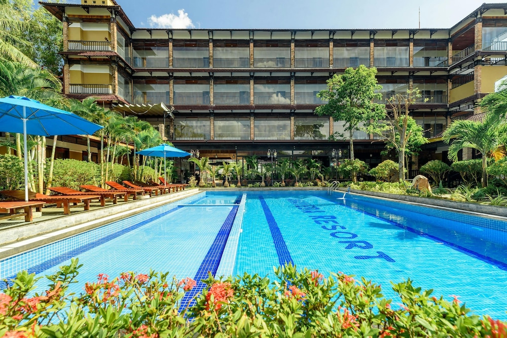 Ahaveda Resort 35/56