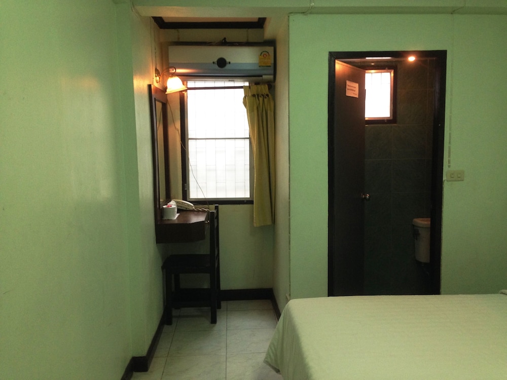 Amarin Inn 24/45