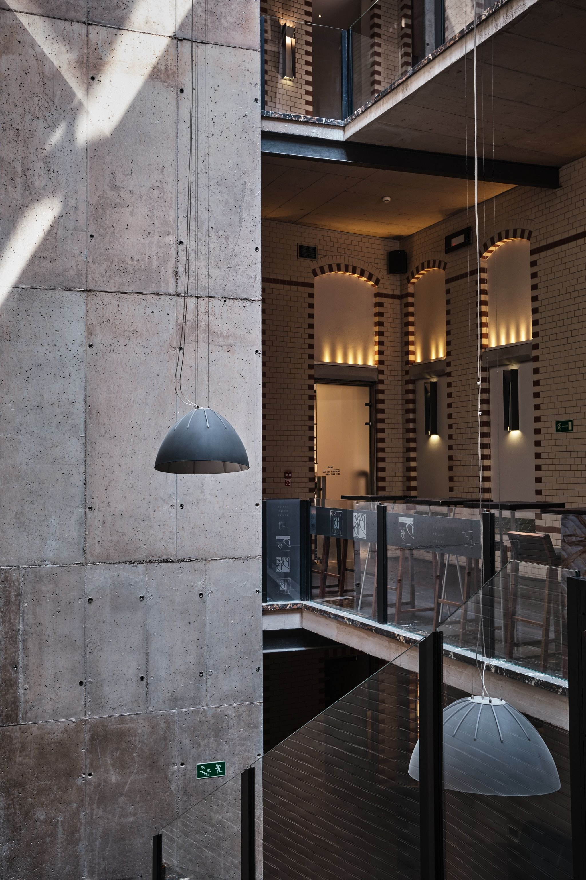 The Monopol Hotel 46/49