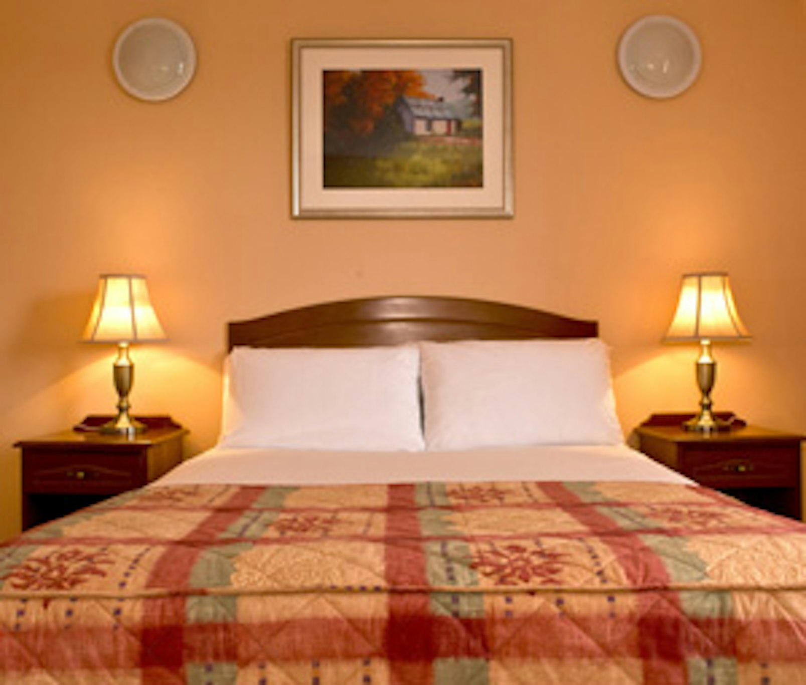 Dillons Hotel 4/33
