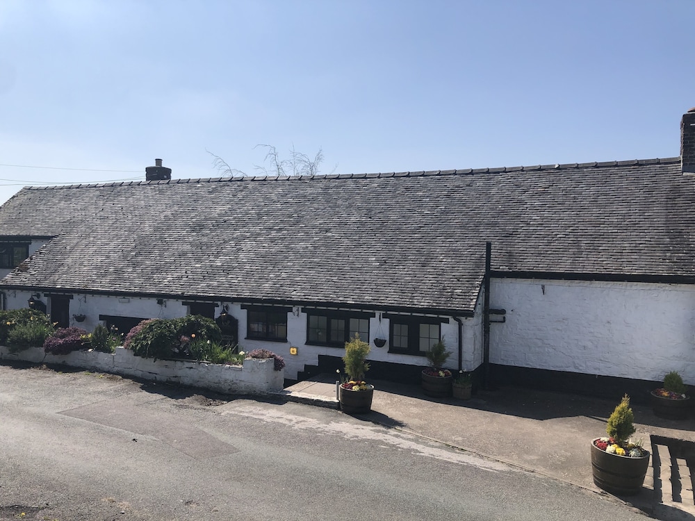 The Dog and Partridge Country Inn 1/50