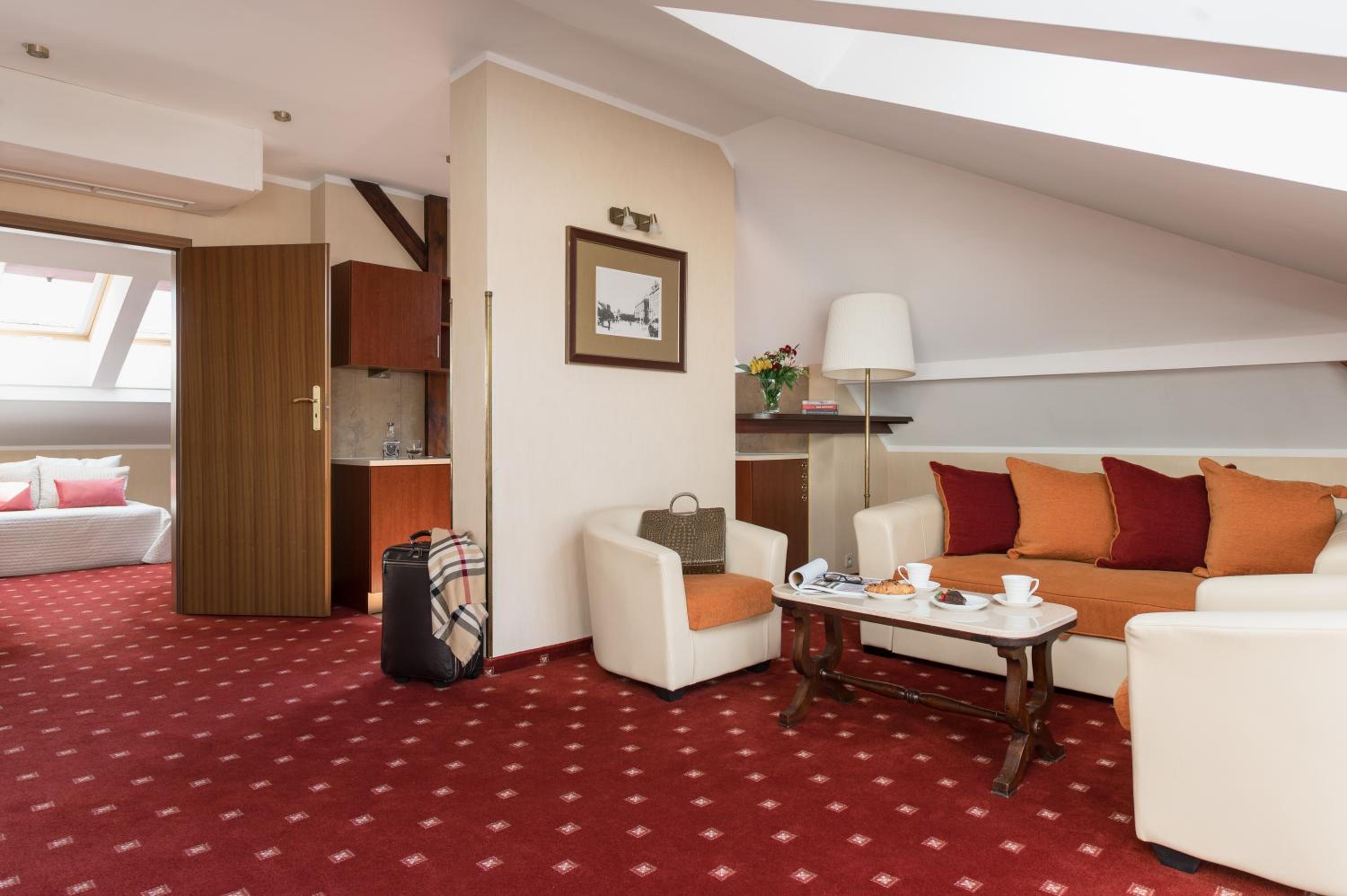 DELUXE, APARTMENT