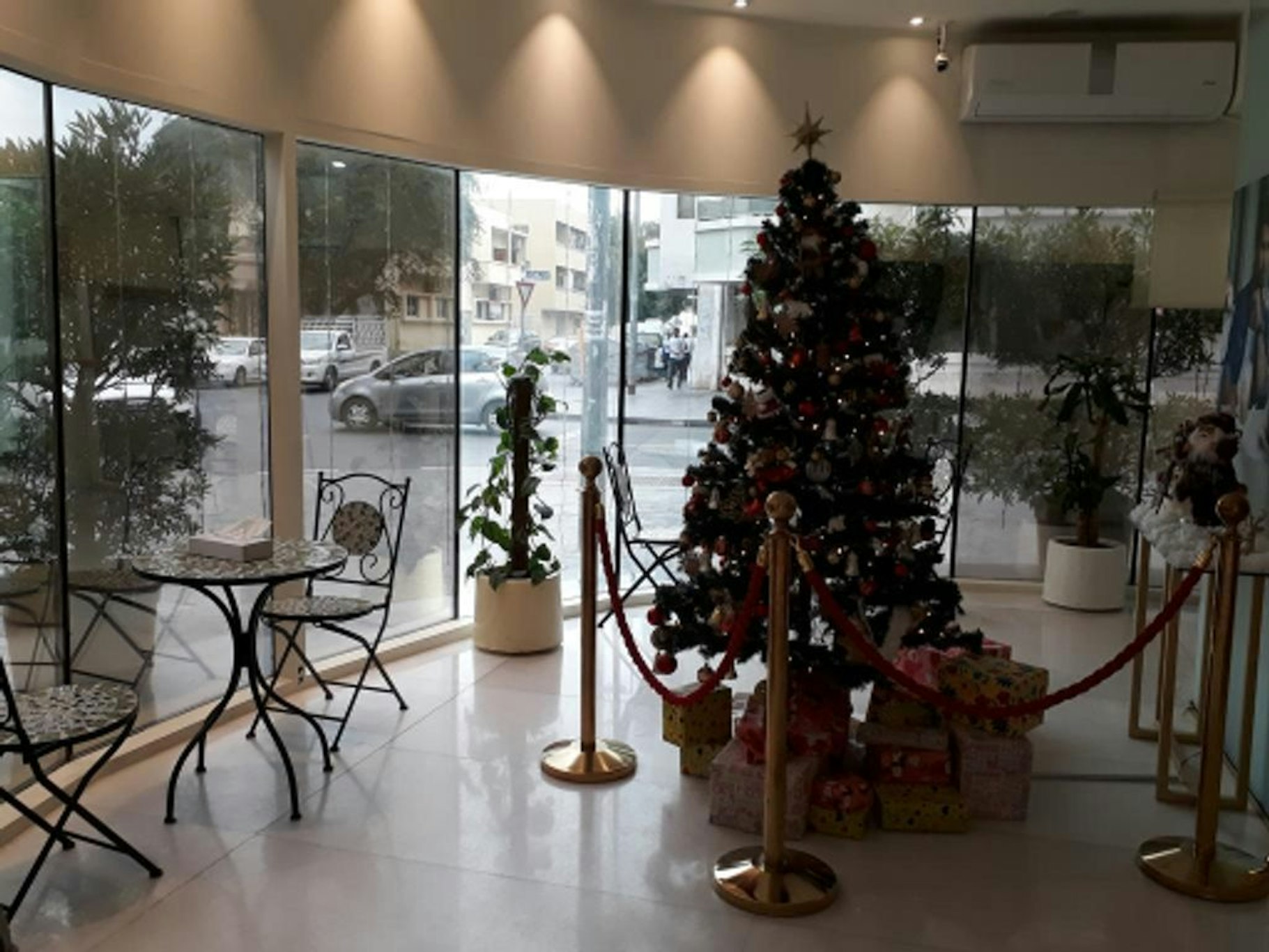 restaurant cafeteria