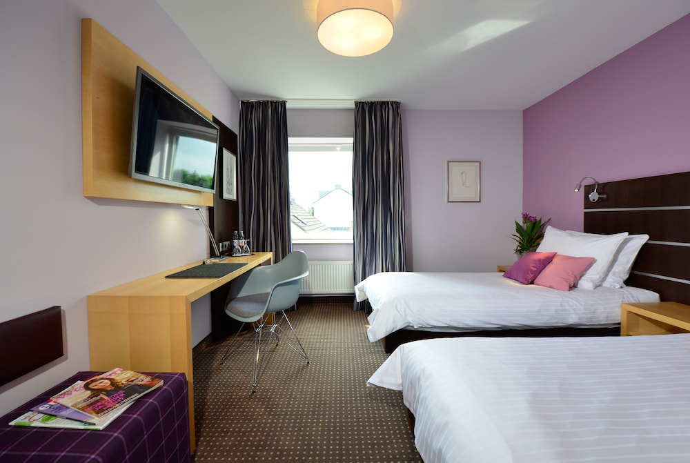 BUSINESS, DOUBLE BED