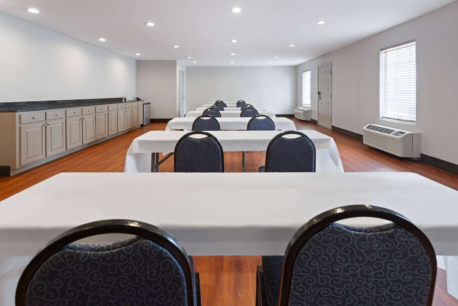 Days Inn By Wyndham Americus 26/31