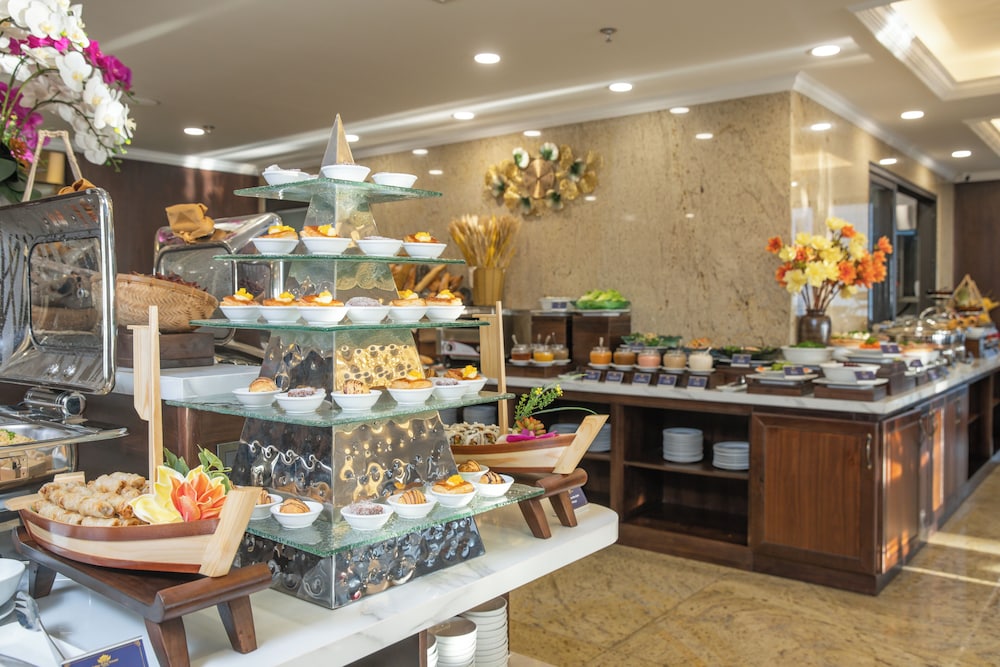 Golden Lotus Luxury Hotel Da Nang 33/50