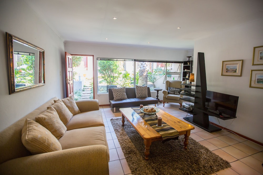 Moonflower Cottages 40/71
