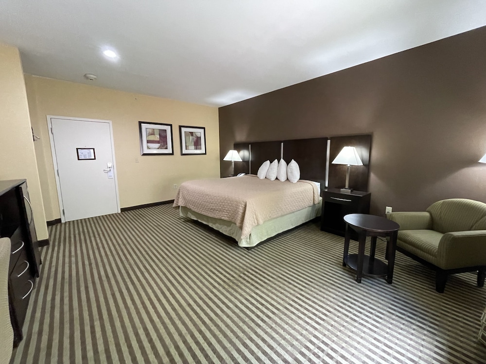 Deluxe, King Bed