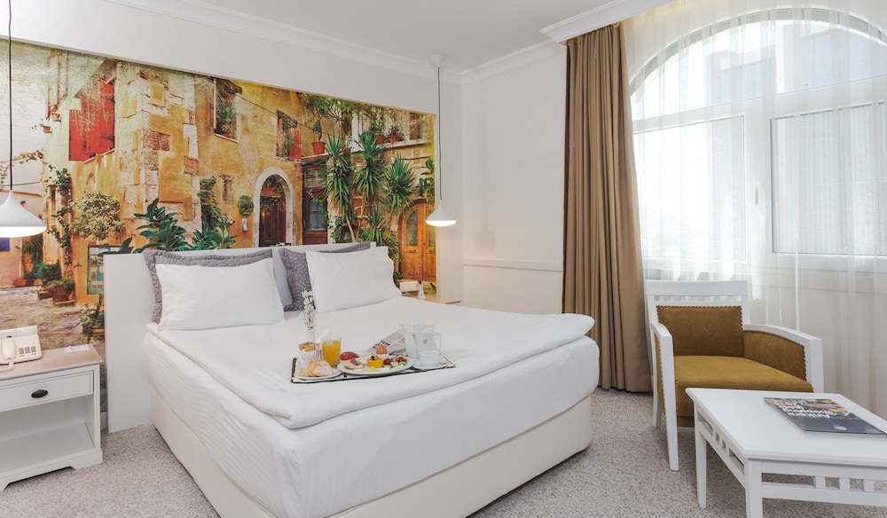 Gazi Park Hotel 36/38