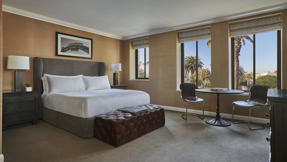 Fairmont, King Bed