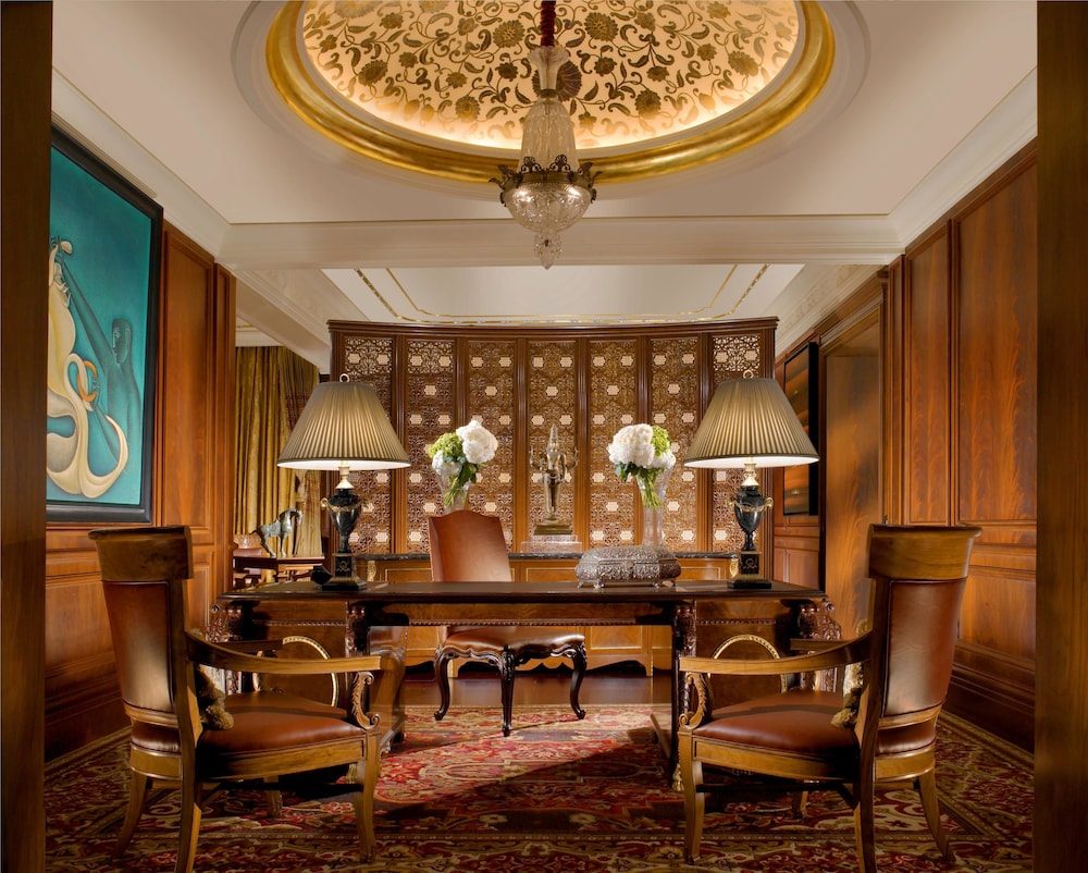 The Leela Palace New Delhi 48/74