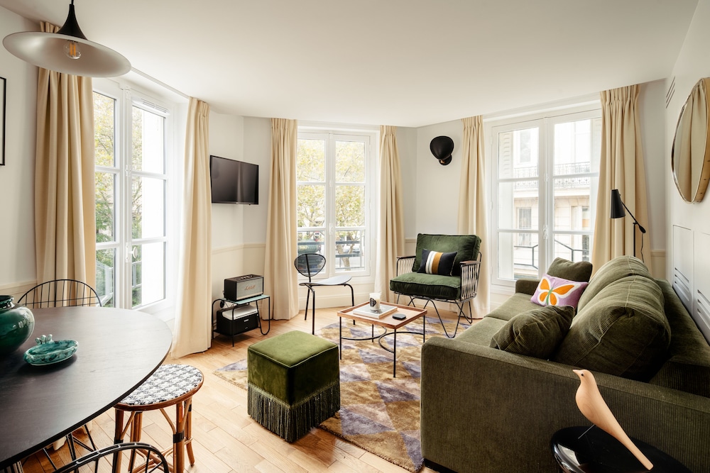 My Maison In Paris - Louvre 24/50