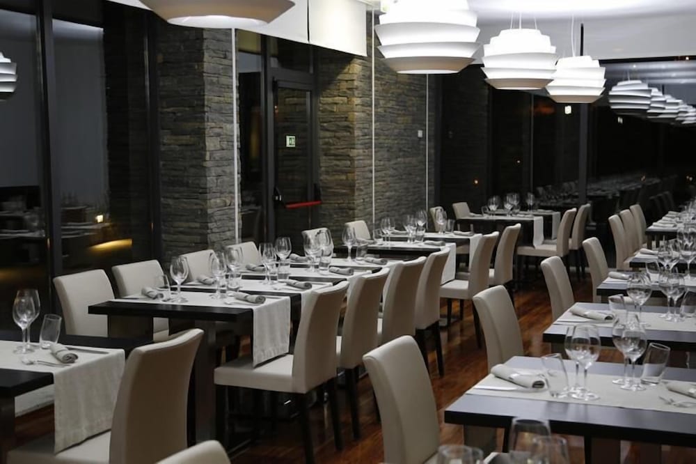 LBV HOUSE HOTEL 40/50