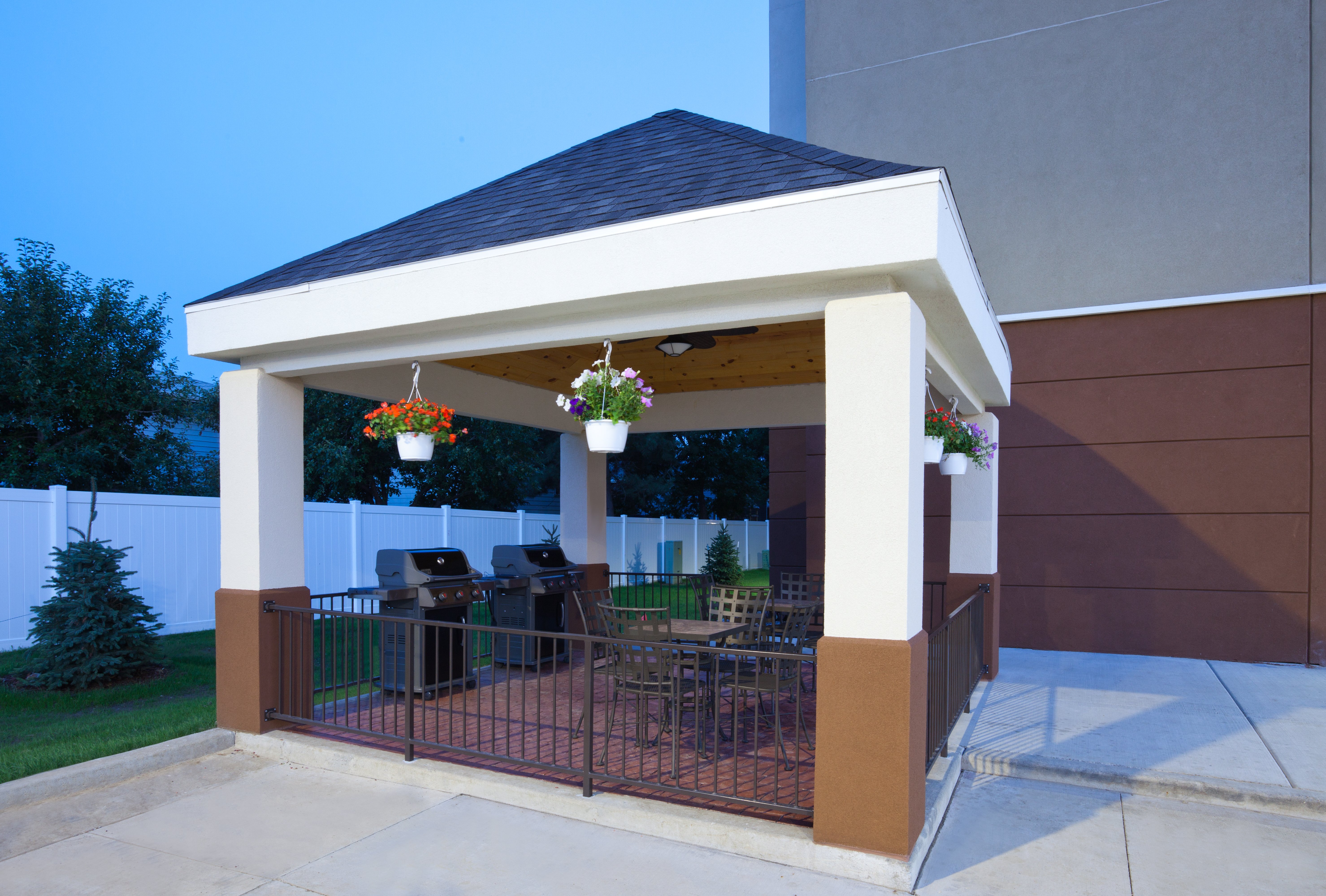 Candlewood Suites Dickinson Nd 8/19