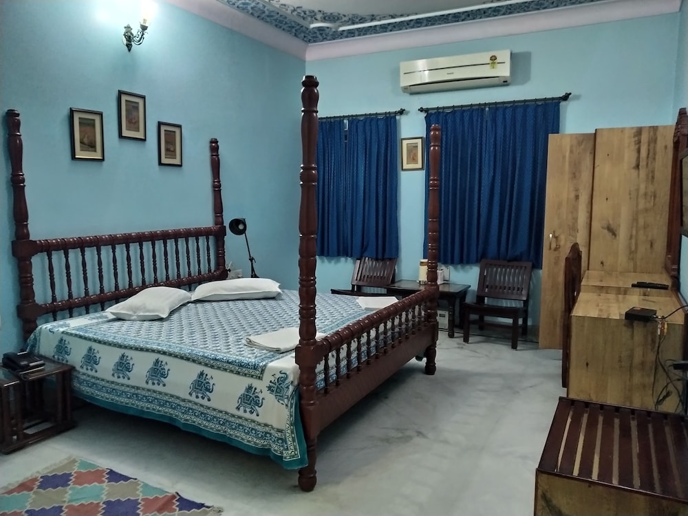 Anuraag Villa 39/65