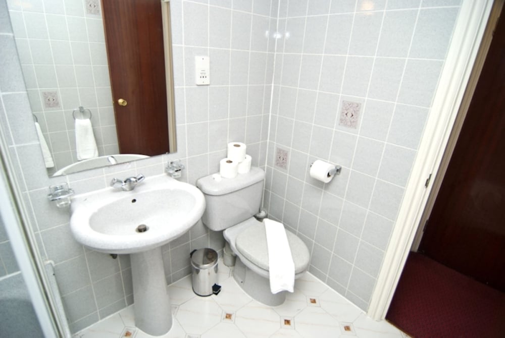 Alexandra Hotel 21/26
