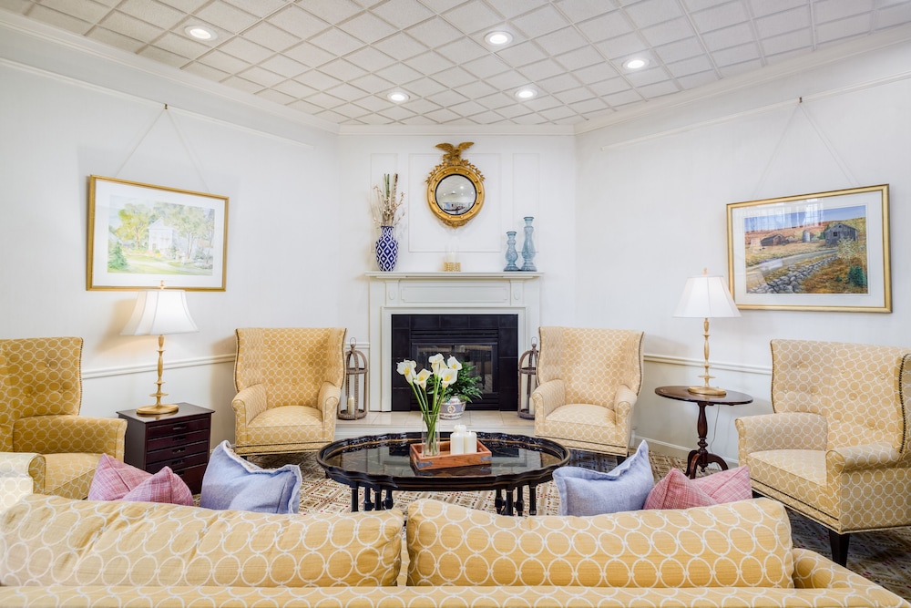 The Farmington Inn &amp; Suites 35/54