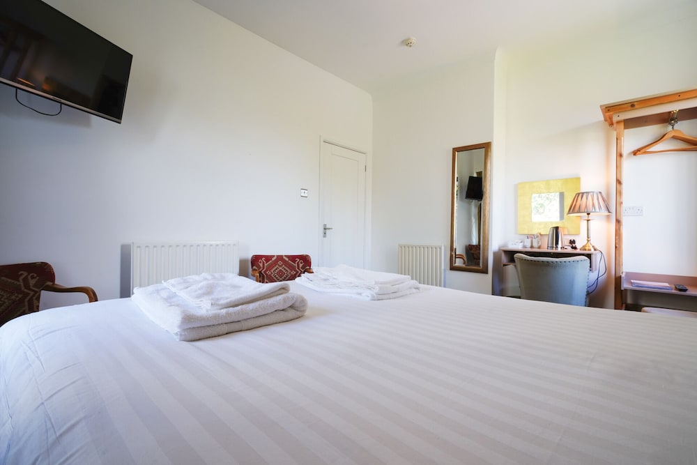 ROOM, DOUBLE BED