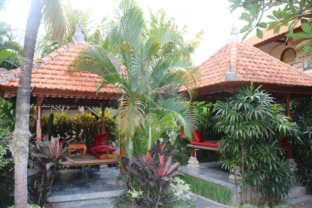 Kusnadi Hotel 6/50