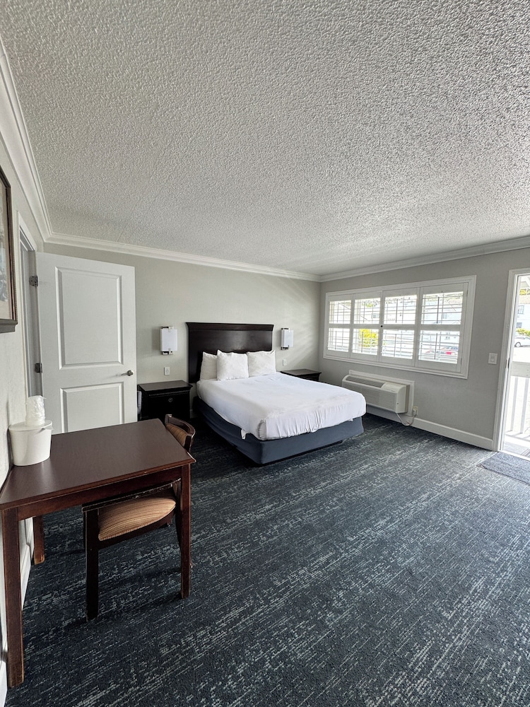 جناح بسريرين كوين بشرفة بغرفة نوم واحدة، Stargazer Inn And Suites 9/10