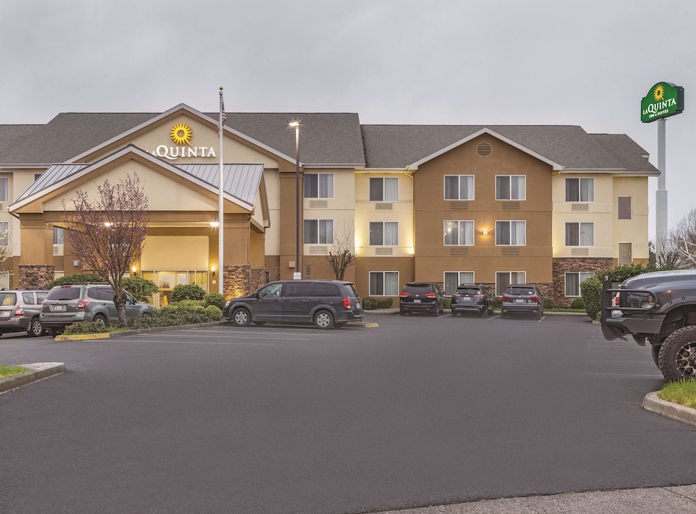 La Quinta Inn & Suites by Wyndham Central Point - Medford 41/48