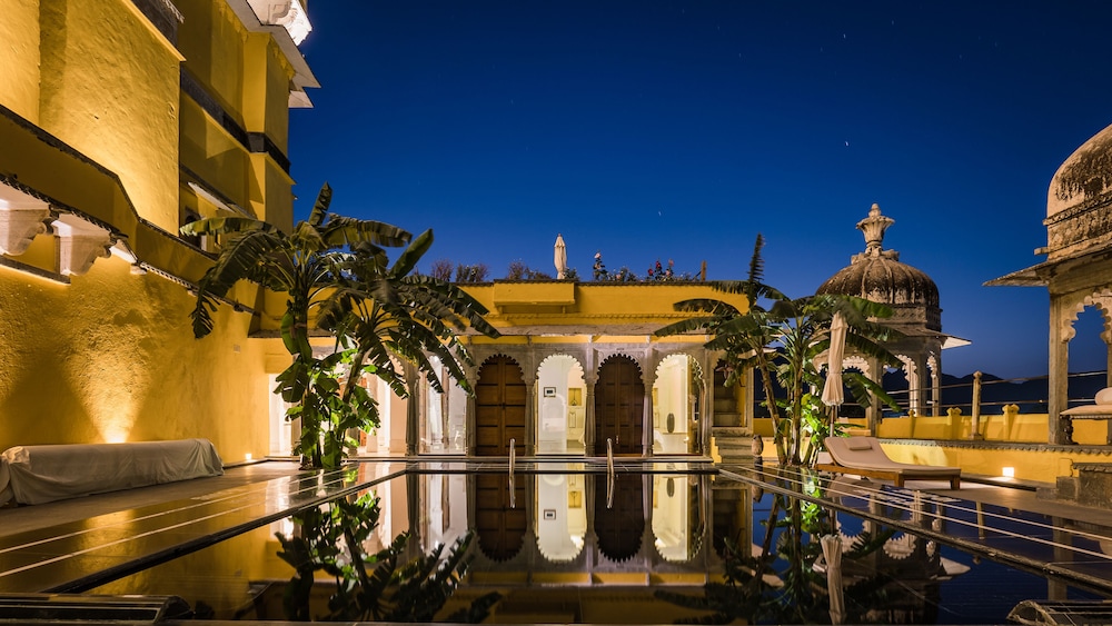 RAAS DEVIGARH(Formerly - DEVI GARH BY LEBUA) 3/70