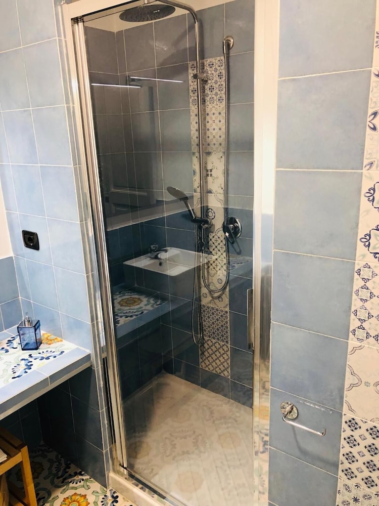 Domus Studio 25 Bed and Breakfast 50/50