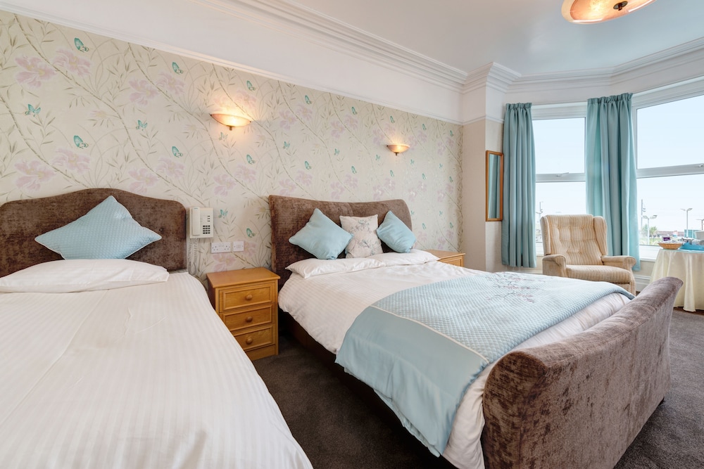 Marine Hotel Paignton 5/32